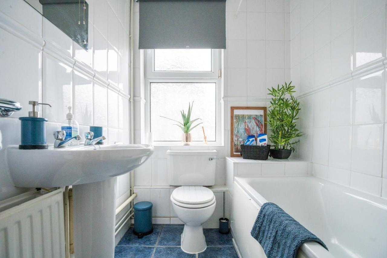 The Ella Fitzgerald - Modern 2 Bedroom Apartment, Super Close To City Centre Cardiff Exteriér fotografie