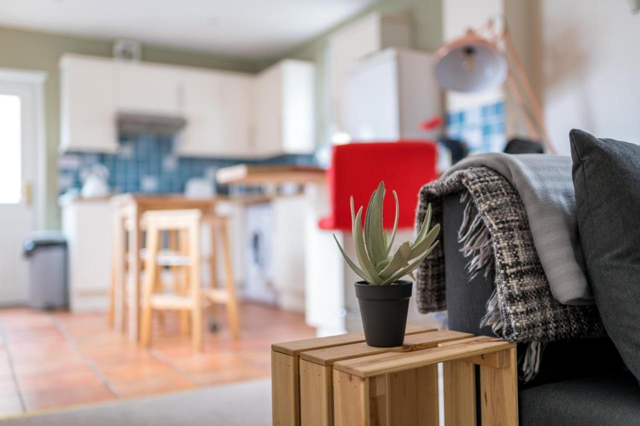 The Ella Fitzgerald - Modern 2 Bedroom Apartment, Super Close To City Centre Cardiff Exteriér fotografie
