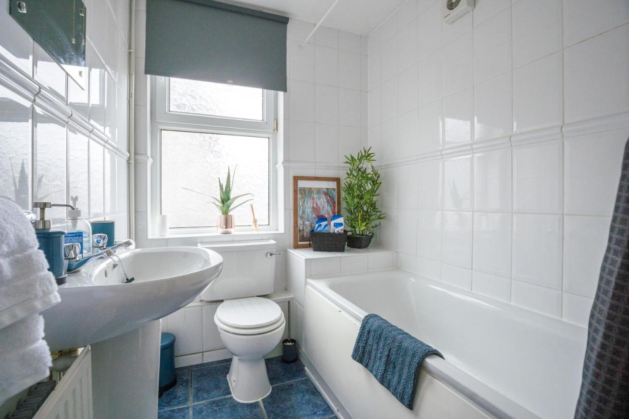 The Ella Fitzgerald - Modern 2 Bedroom Apartment, Super Close To City Centre Cardiff Exteriér fotografie
