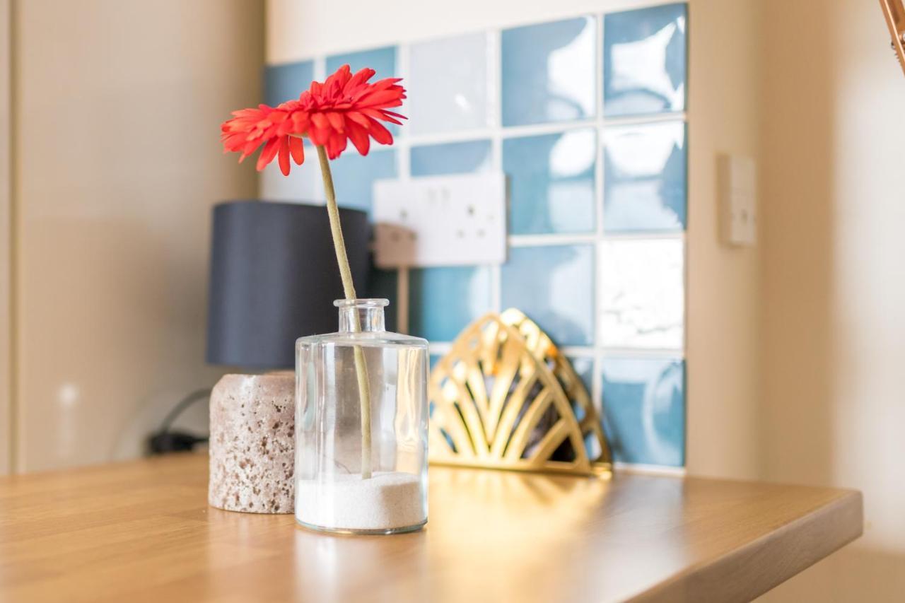 The Ella Fitzgerald - Modern 2 Bedroom Apartment, Super Close To City Centre Cardiff Exteriér fotografie